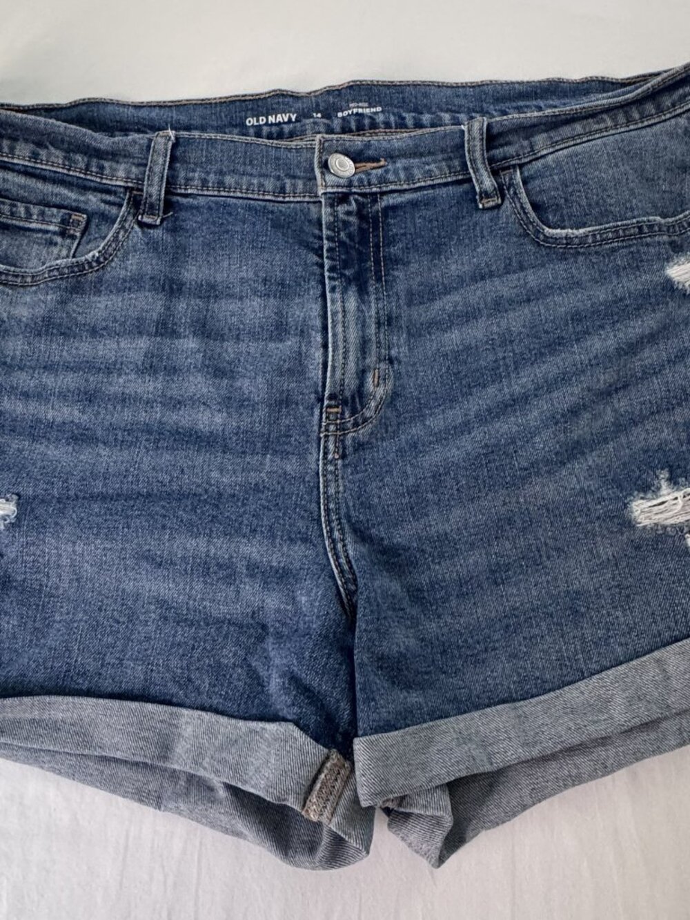 Old Navy Mid-Rise Boyfriend Denim Shorts | Size 14 - MF0391